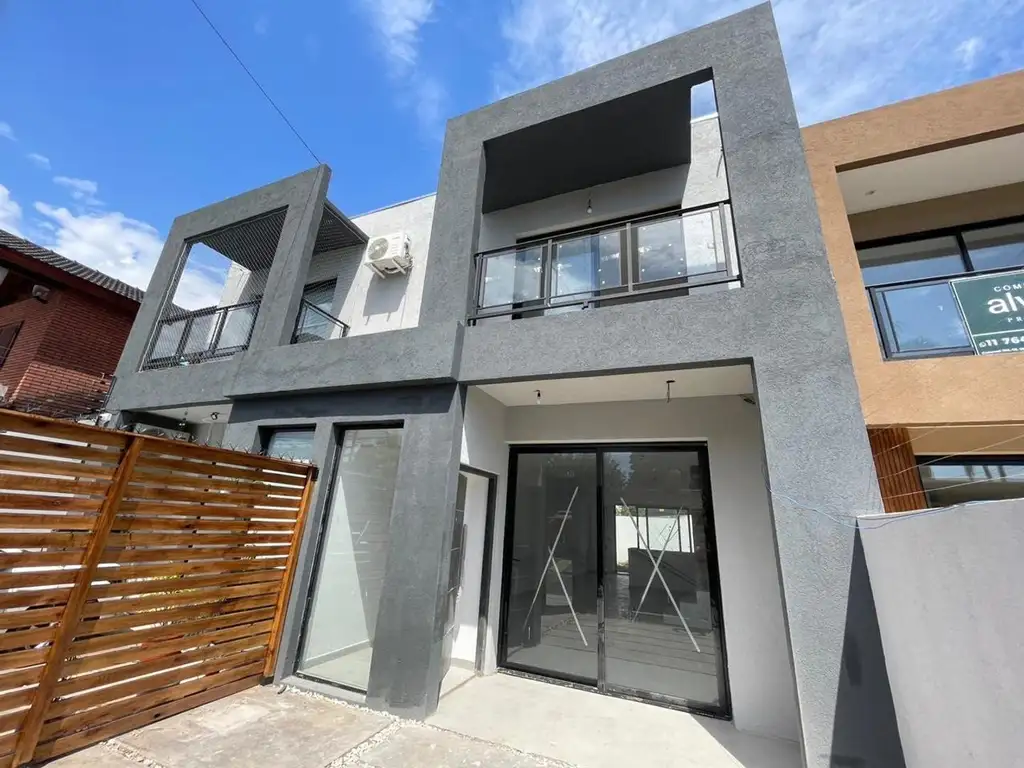 Duplex en venta de 4 ambientes en Ituzaingo