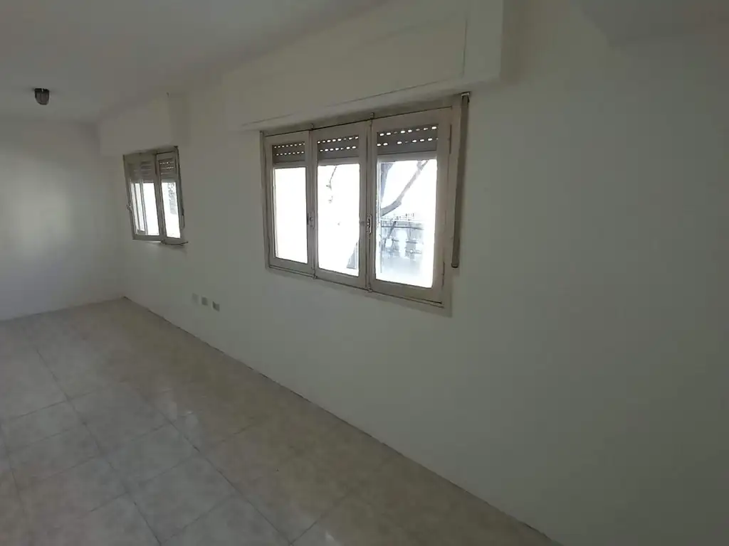 Departamento en venta 2 AMB AL FRENTE APTO CREDITO