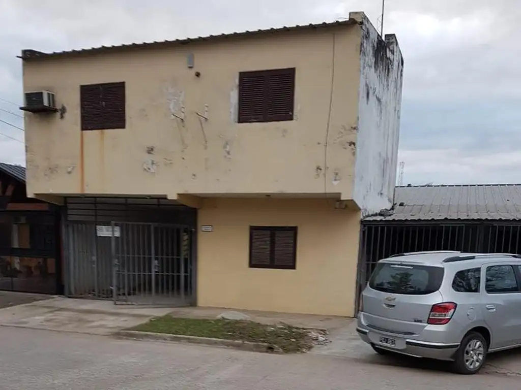 VENDE CASA 2 PLANTAS B° LOS PROFESIONALES(MOLINA PUNTA)