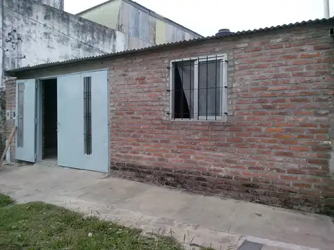 Piazza 611 - VGG: Casa con 2 dormtiorios - garage lavadero - (sin patio descubierto)