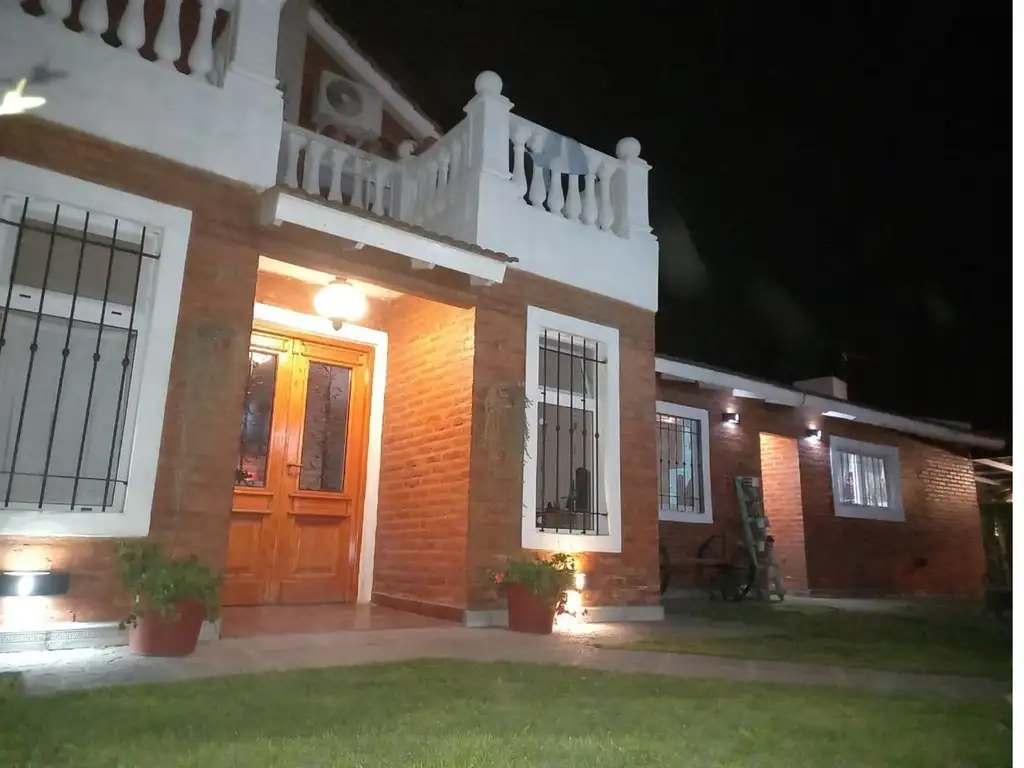 Casa en Venta en Barrio Parque Sakura, Exaltación de la Cruz, G.B.A.