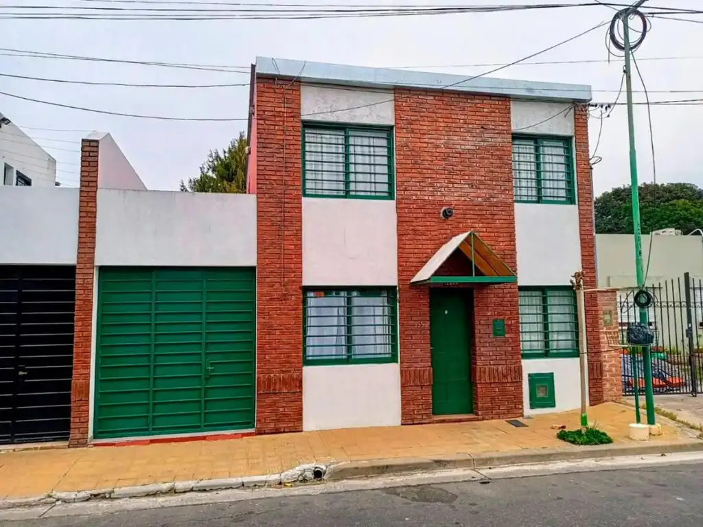 Dúplex en venta - 1 dormitorio 3 baños - Cochera - 109mts2 - Villa Elvira, La Plata