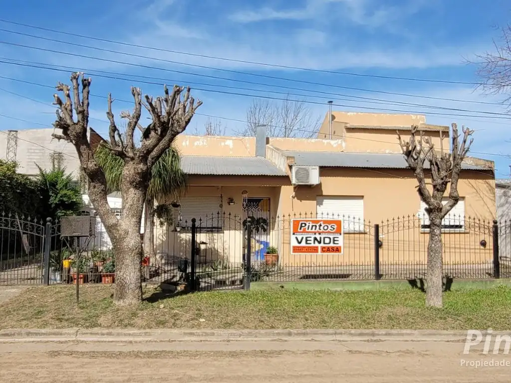 Casa sobre calle Primera Junta. 3 dormitorios. SAN JOSE. ENTRE RIOS.