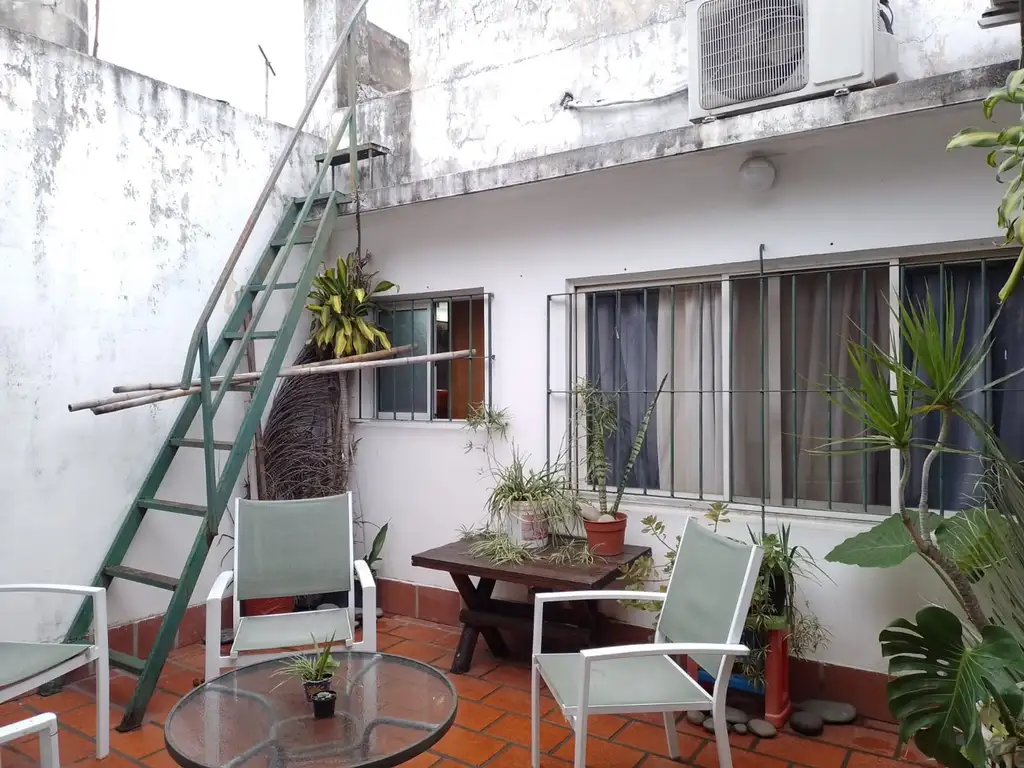 Venta Casa 5 ambientes c/pileta y garaje V. Alsina