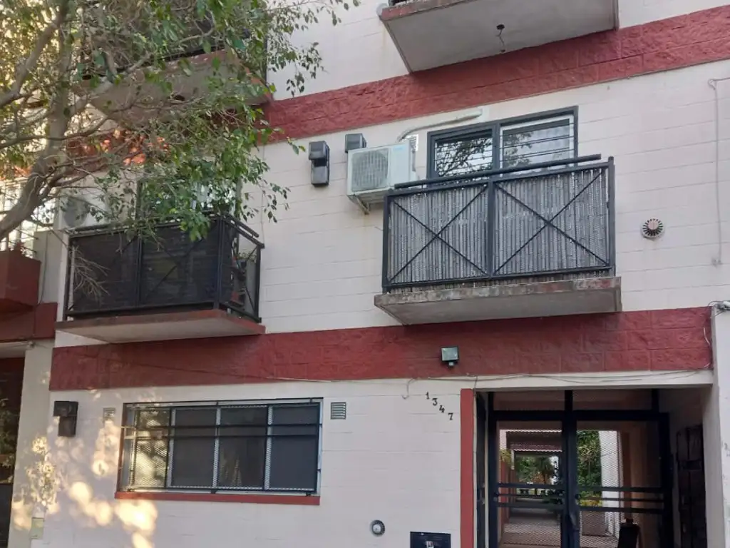 Hermoso departamento 2 amb. al frente c/ espacio aéreo libre propio - Foto 0