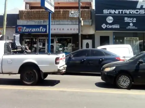 Dpto. de 3 amb. al frente con Terraza propia