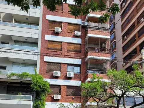 2 Ambientes Cfte. C/ Balcón y Cochera Fija y Cubierta