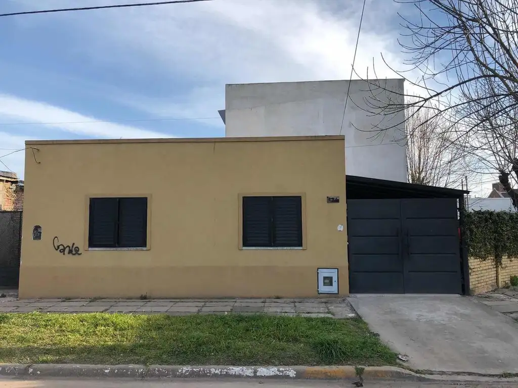 Casa en venta - 1 Dormitorio 1 Baño 1 Cochera- 80Mts2 - Cañuelas