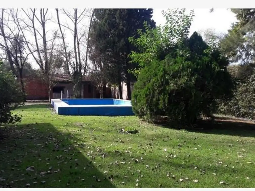 Quinta 3 ambientes con piscina, 1600 m2