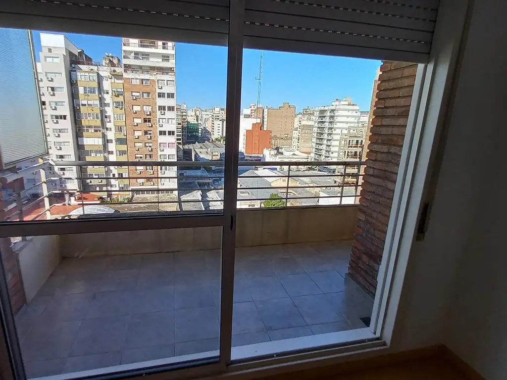 VENTA DEPARTAMENTO 2 DORMITORIOS CON BALCON MUY LUMINOSO