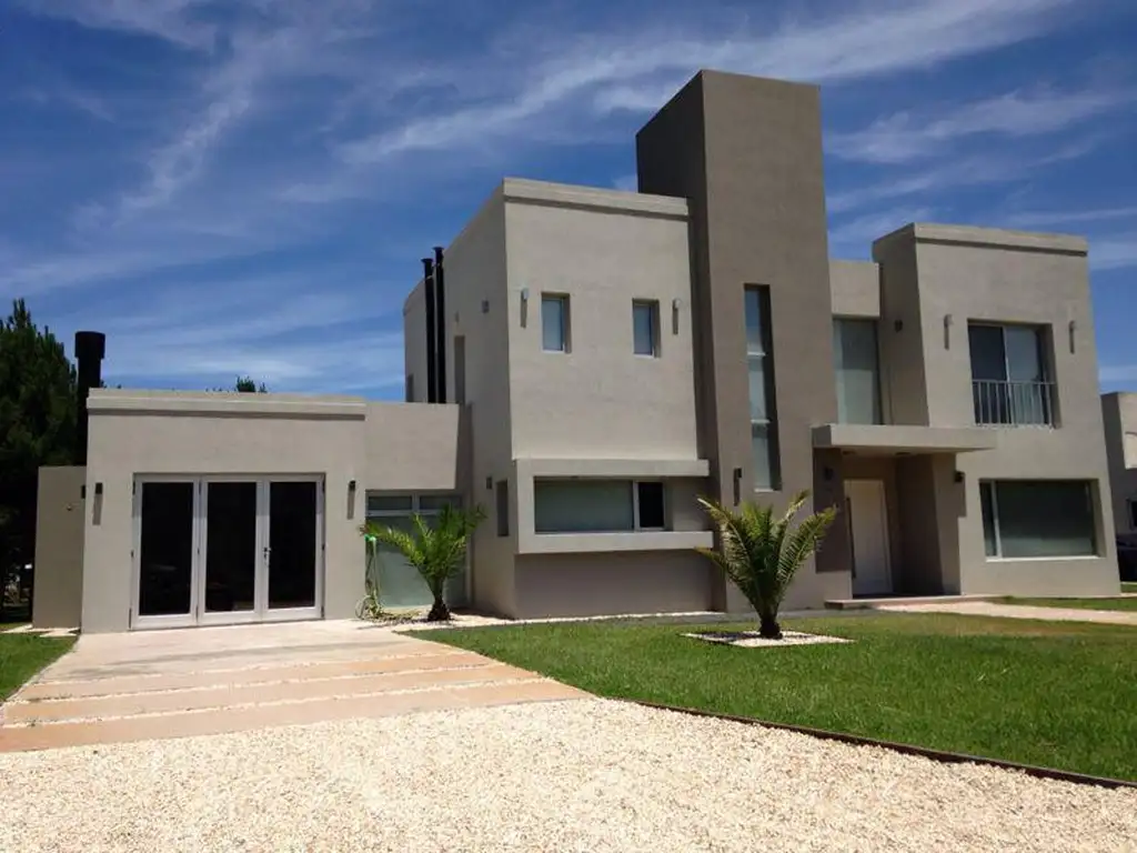 Excelente Casa 5 Amb c/Garage 2 autos - Pinamar - Barrio La Herradura