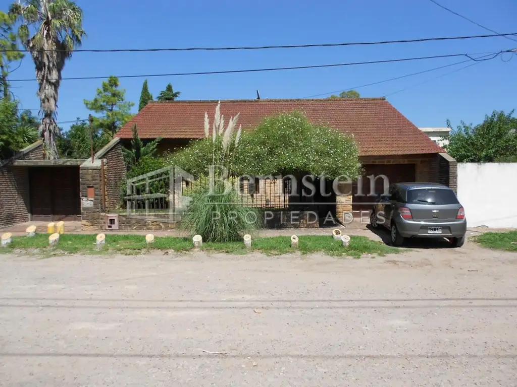 CASA EN VENTA DE 2 DORMITORIOS EN UDAONDO ITUZAINGO