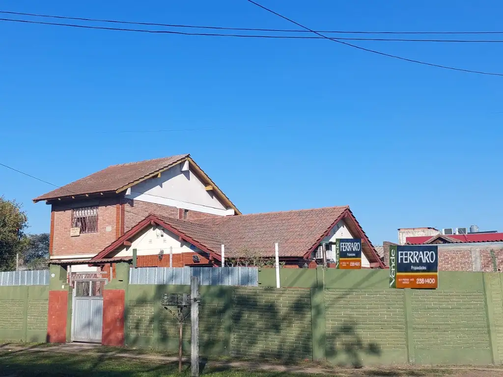 CASA EN VENTA DE 2 PLANTAS