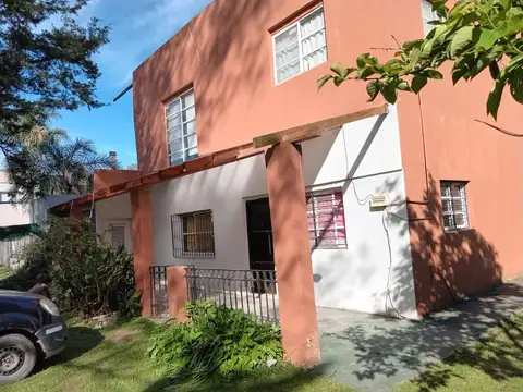 Casa Quinta en venta - 4 Dormitorios 2 Baños - 1.100Mts2 - El Pato, Berazategui