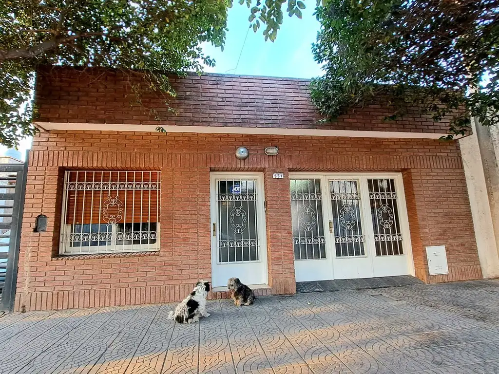 OPORTUNIDAD! En venta B° General Bustos, casa 3 dor!