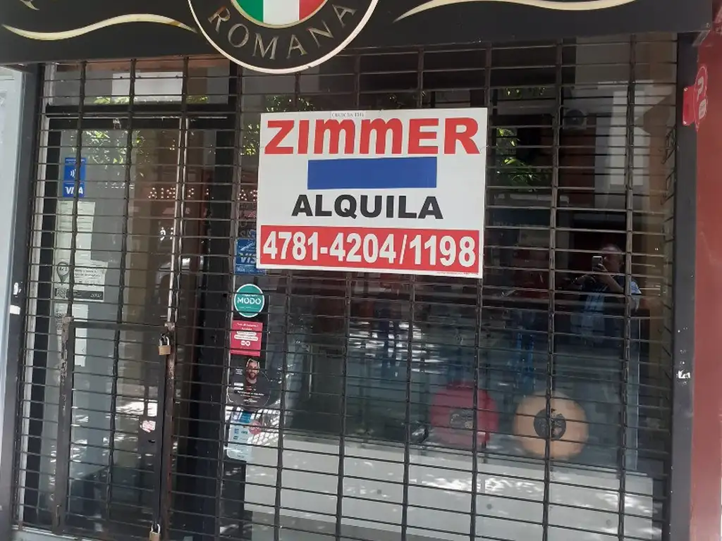 belgrano la pampa a mts de av cabildo zona comercial. hermoso local con cortina metalica.