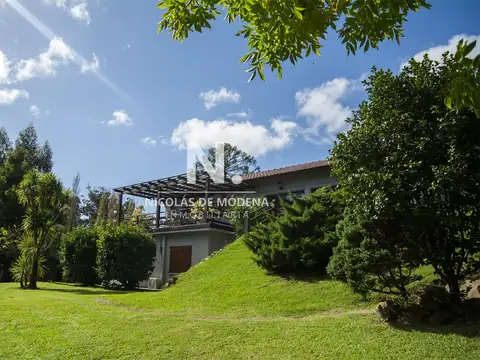 Hermosa casa de gran tamaño en venta,  zona de Pinares, Punta del Este