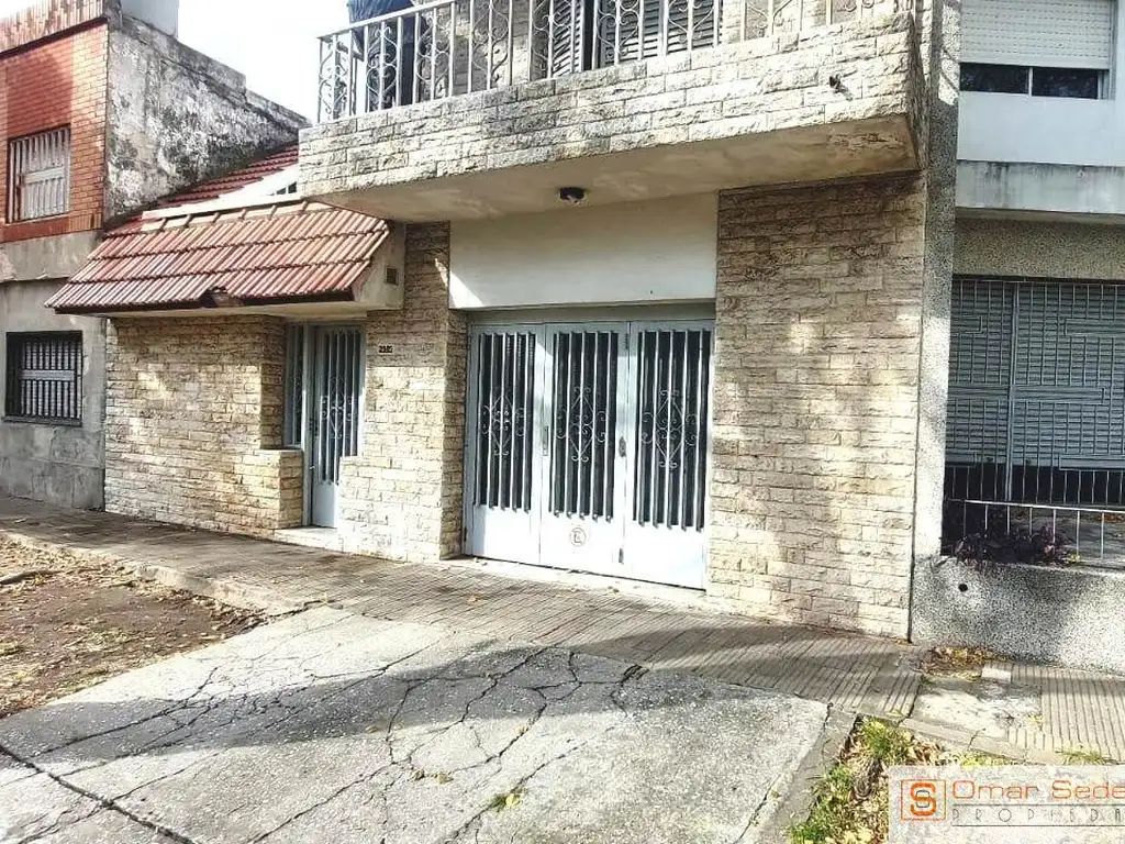 Casa en venta de 4 dormitorios c/ cochera en Parque Casado