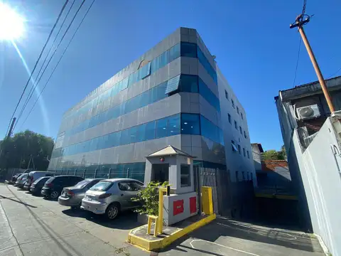 Edificio de oficinas en alquiler sobre colectora Panamericana, Vicente López