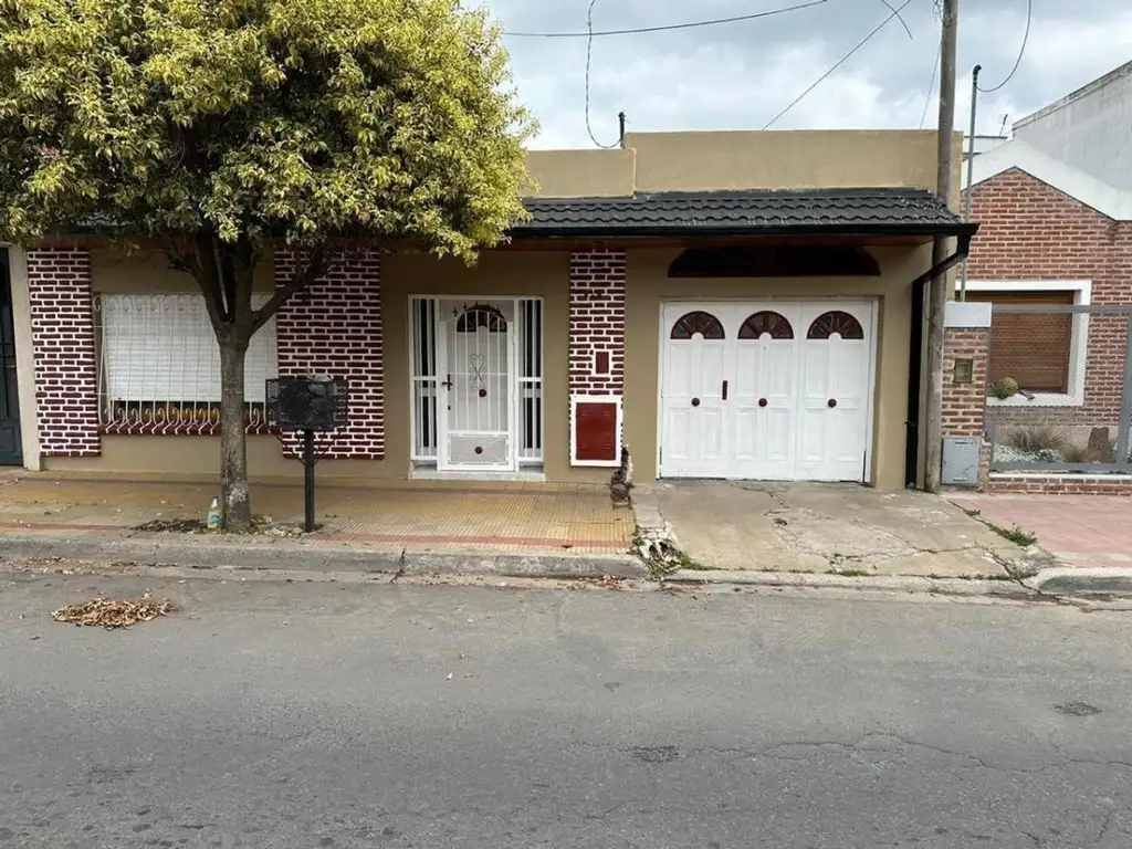 CASA DE 6 AMBIENTES EN TANDIL