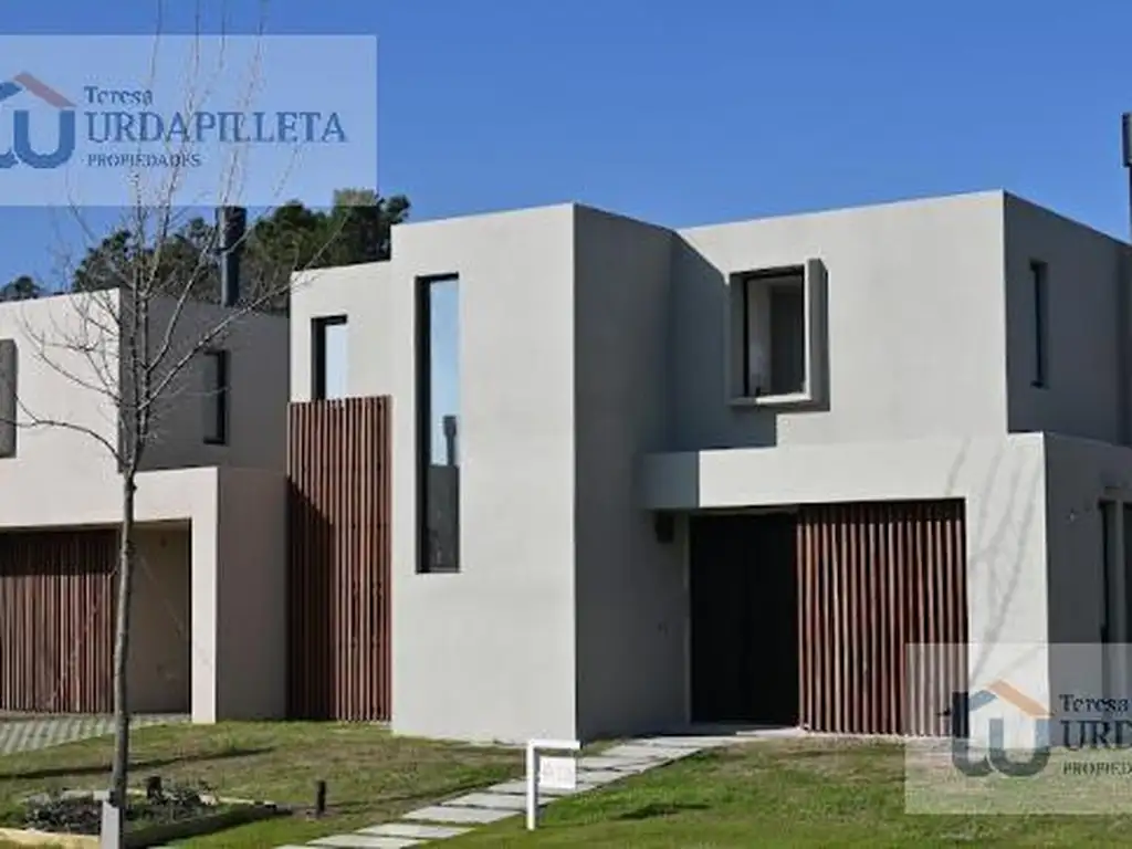 Casa en venta en  Huertas de los Horneros- Montevideo- Uruguay