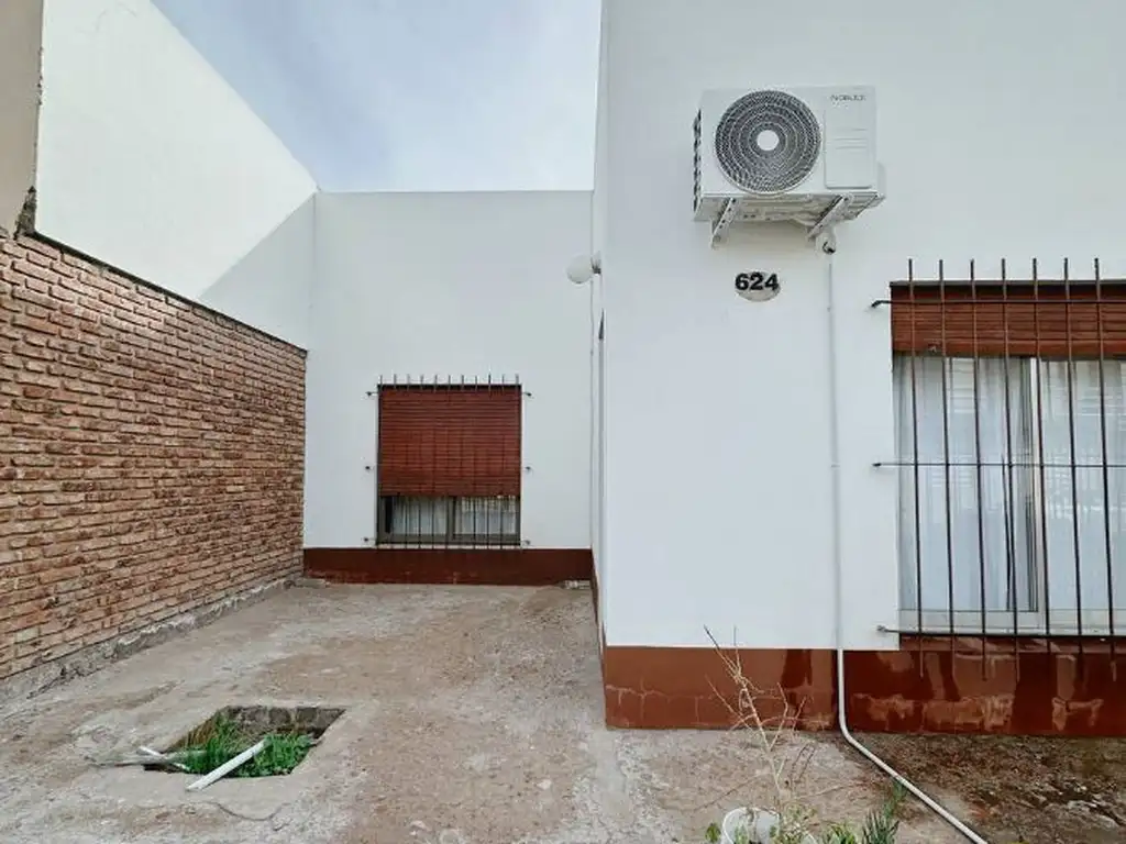 Casa en venta de 1 dormitorio c/ cochera en Villa Mitre