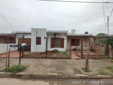 Venta 2 Casas de 2 Dormitorios B° Los Jacarandales