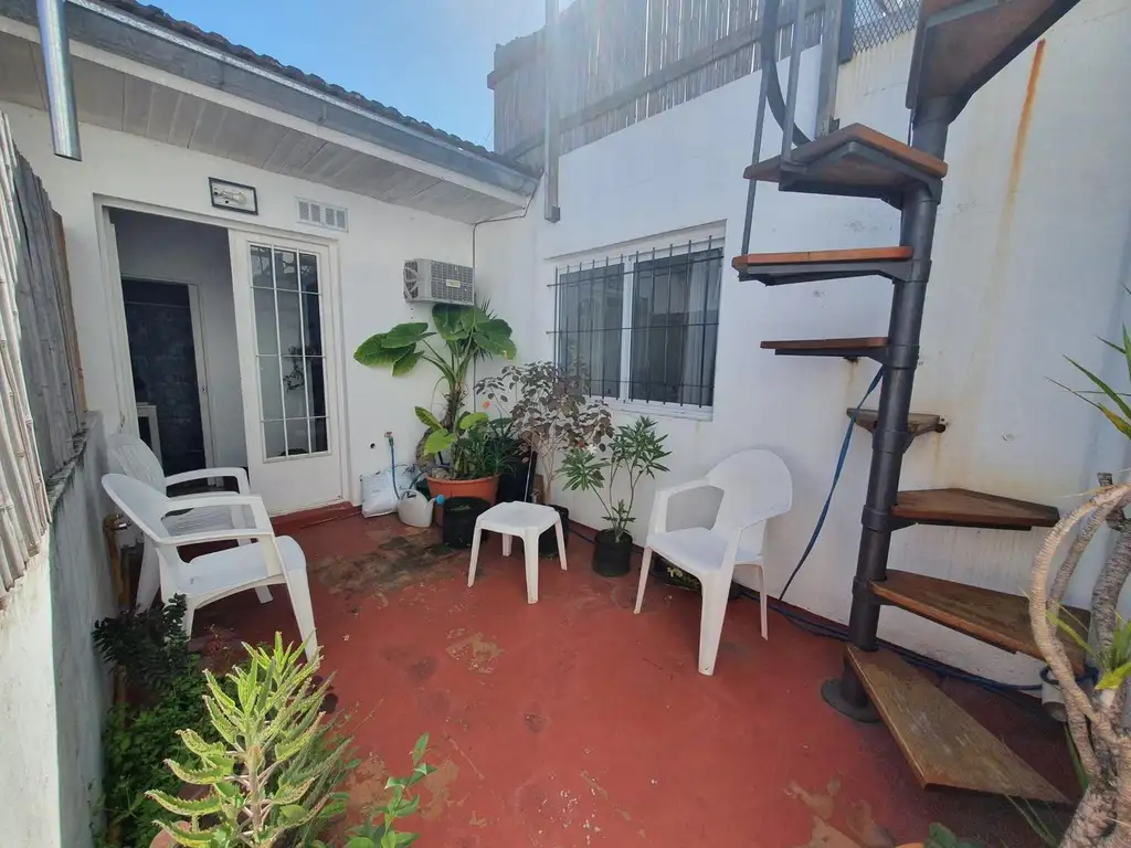 Linda casa en Planta alta ( no es Ph) con doble terraza