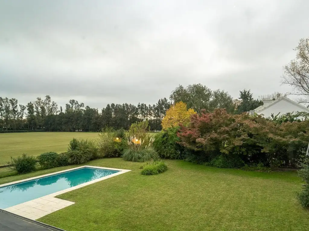 Casa en Mayling con Vista a Cancha de Polo