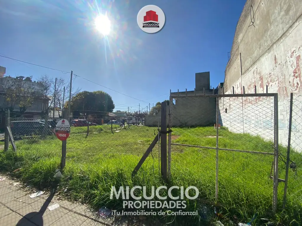 Lote en  venta, Mateo Gelves esquina Islas Orcadas, a pocas cuadras del centro de Escobar