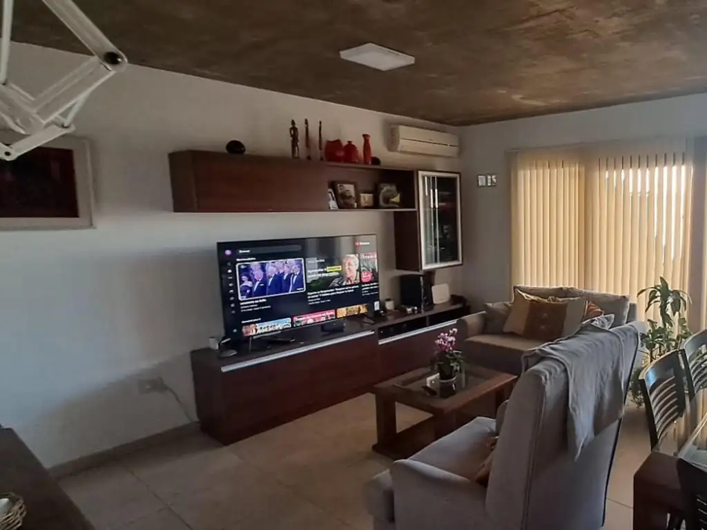 SE VENDE CASA ESTILO DUPLEX EN DOCTA