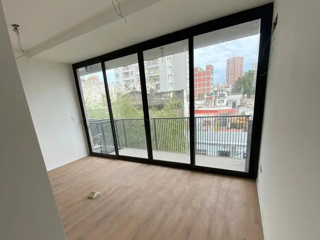 Catamarca 1000  - Venta  a estrenar. 1 ambiente al frente con balcon.