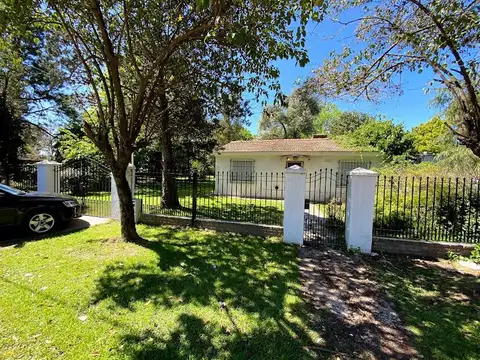 Casa Quinta con hermoso parque en Barrio La Union