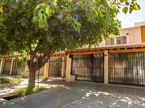 VENTA DUPLEX 3 DORM EN CALLE AZCUENAGA VILLA NUEVA