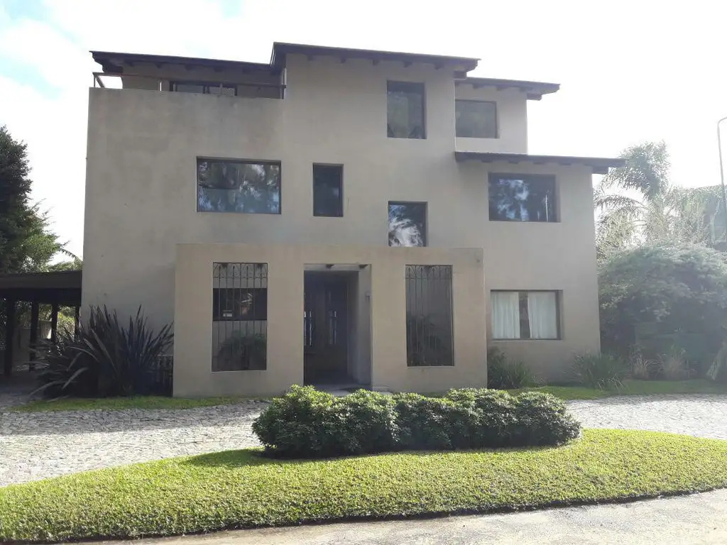 Lindísima Casa en venta en San Fernando, Barrio Cerrado Marina Del Sol