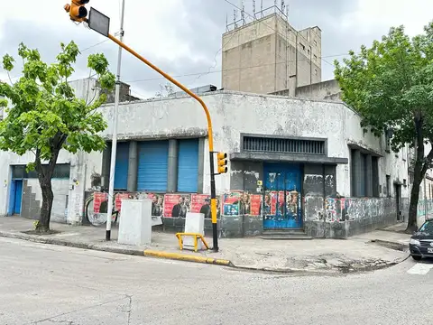 Excelente ubicación - Local/lote para desarrollo. Centro Avellaneda.