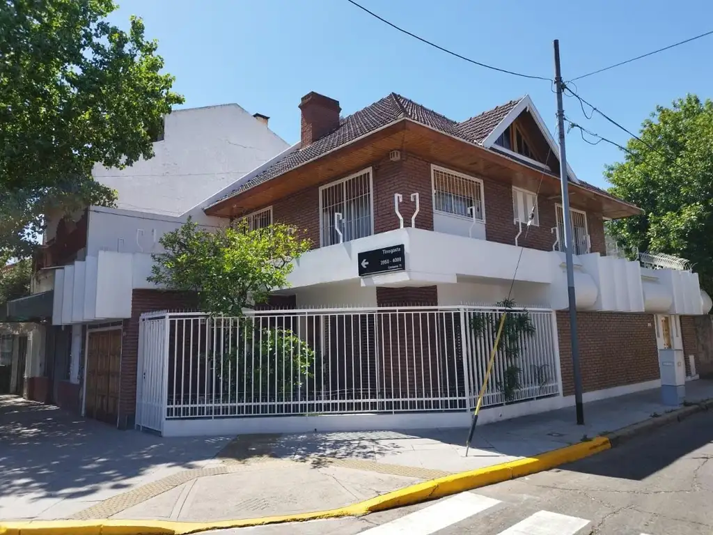 IMPECABLE CASA 200M2 EN VILLA DEL PARQUE