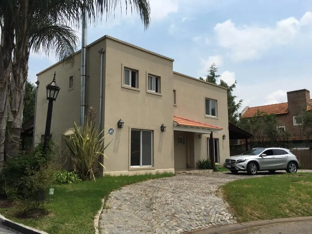 Casa en Venta en Barrio Acacias Blancas, Escobar