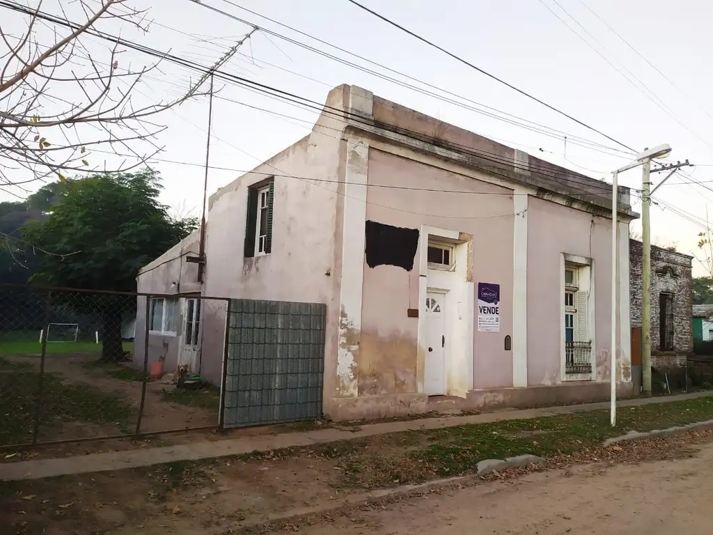 Casa - Venta - Argentina, Lobos - 9 de Julio 100