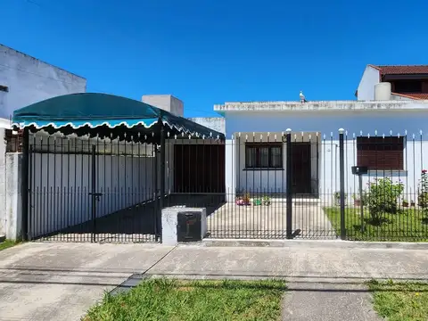 Venta casa 3 ambientes reciclada zona el Gaucho