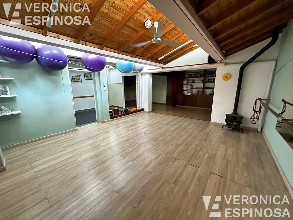 Departamento de cuatro ambientes en venta, Ramos Mejia Apto profesional.