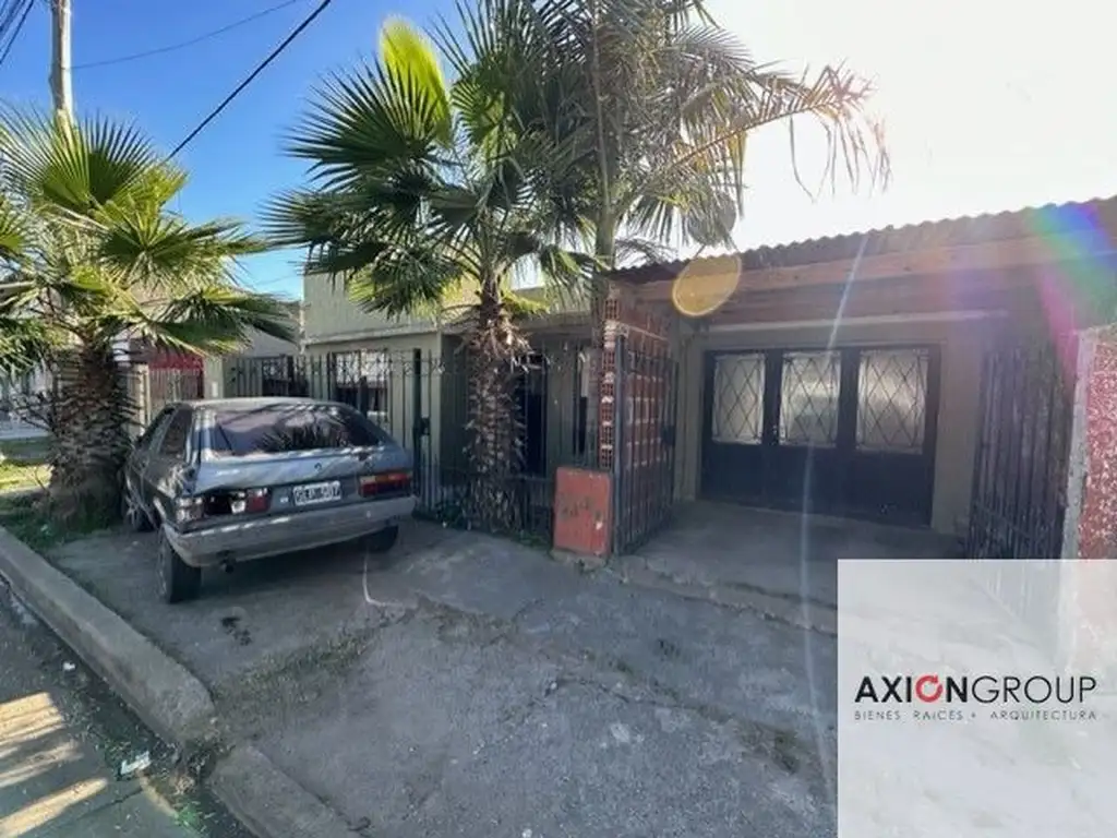 Casa en venta de 4 dormitorios c/ cochera en Los Hornos