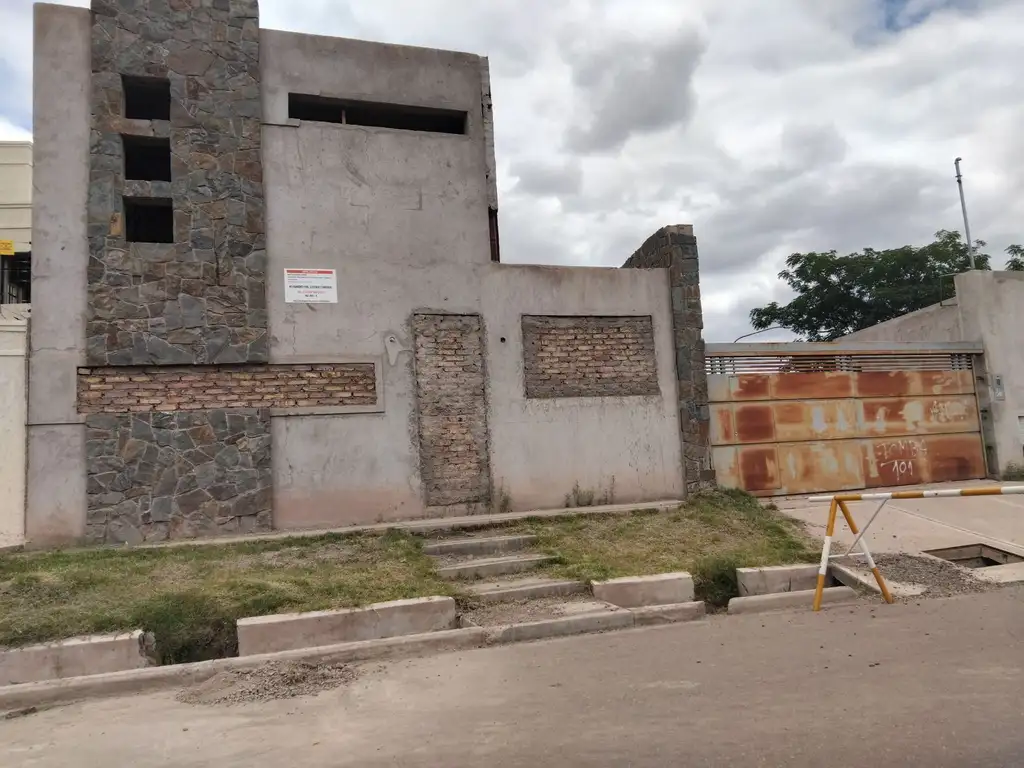 CASA EN CONSTRUCCIÓN A TERMINAR EN CARRODILLA