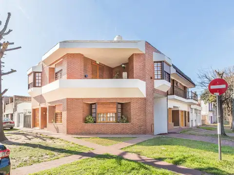 Casa 3 dormitorios en venta - Barrio Alberdi Rosario