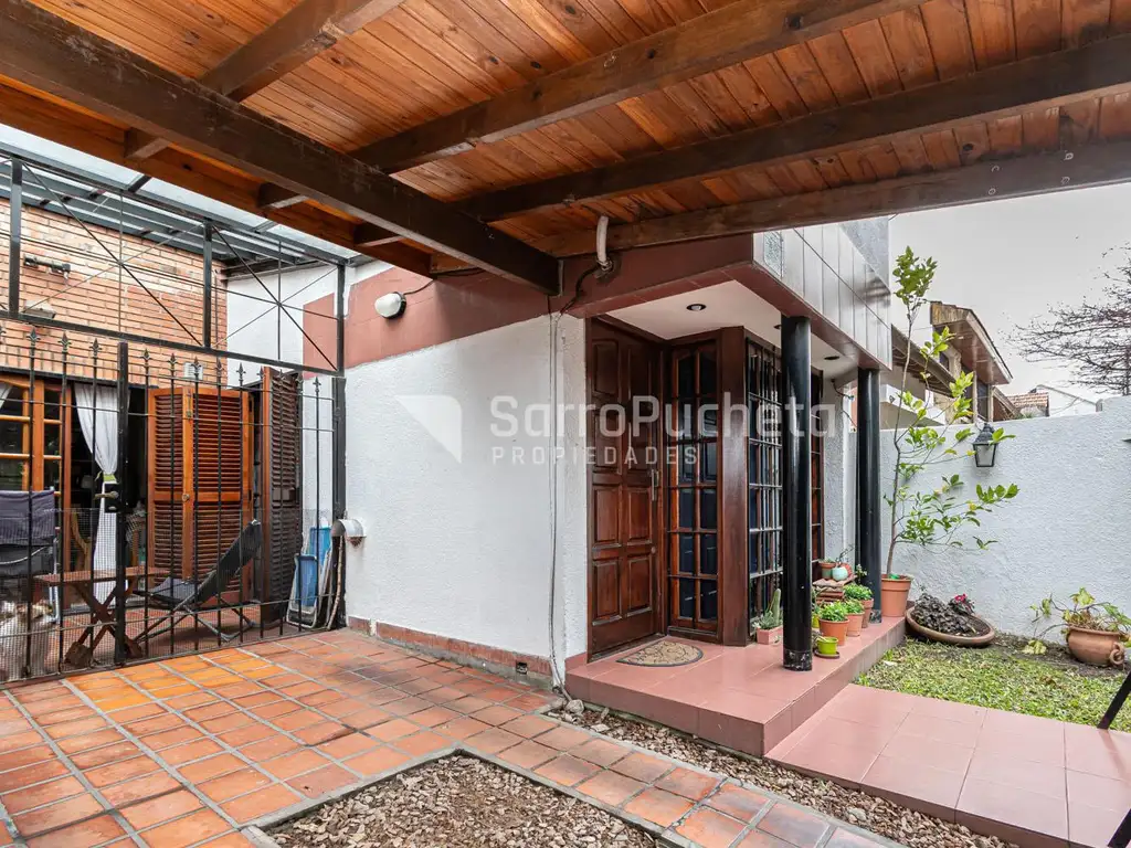 Venta triplex  4 ambientes en Barrio Guemes.