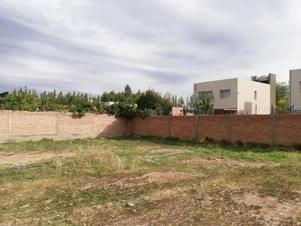 VENDE TERRENO EN CENTENARIO