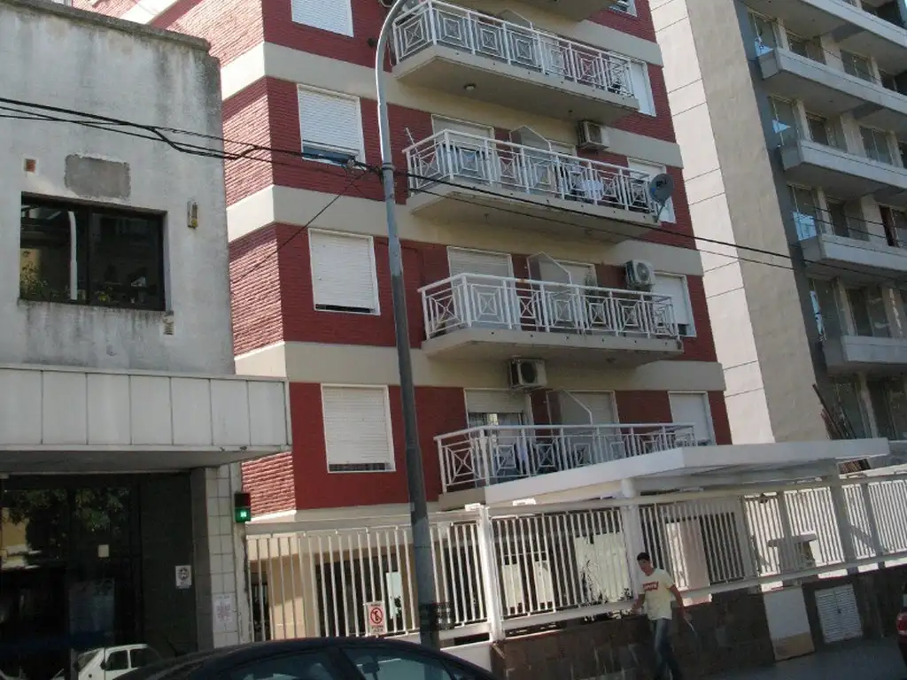 DEPARTAMENTO 3 AMB. CON COCHERA - PILETA - SEGURIDAD -  SAN MARTIN CENTRO