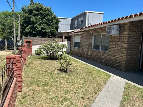 VENTA DE CASA + 2 APTOS PARQUE CARRASCO