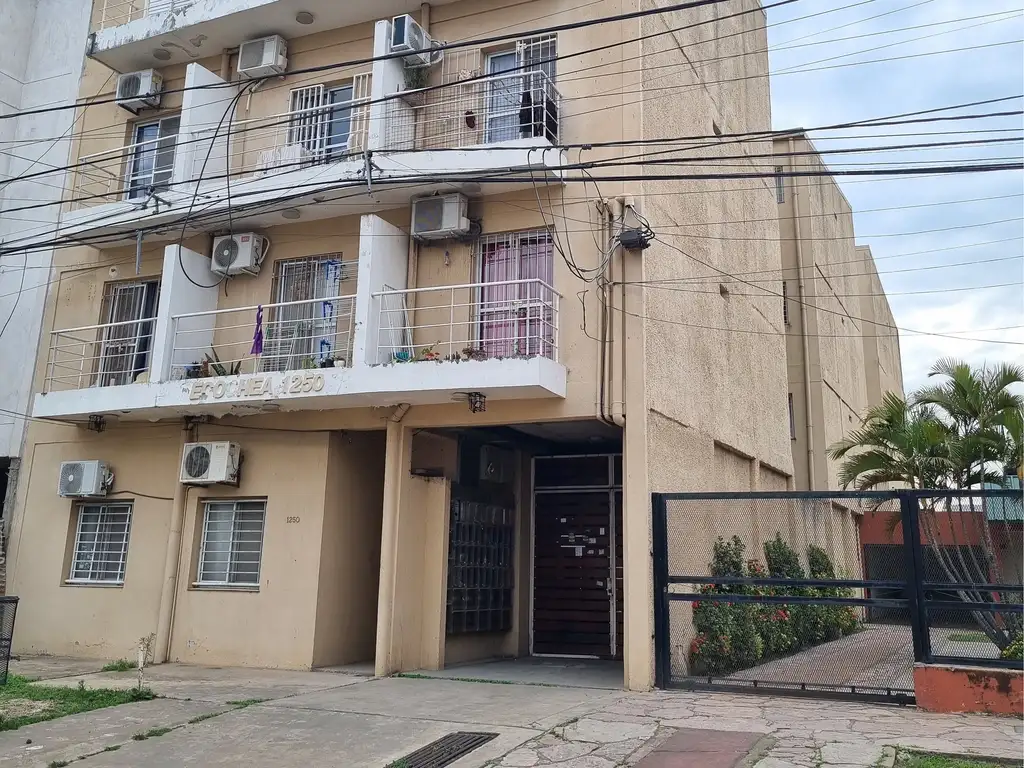 Departamento céntrico, económico, para invertir