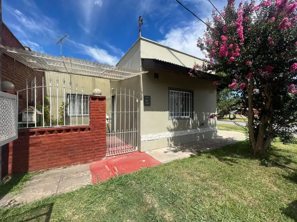 Casa en venta - 3 Dormitorios 2 Baños - 160Mts2 - Verónica